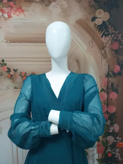 Vestido de gasa verde  con mangas largas - miniatura 1