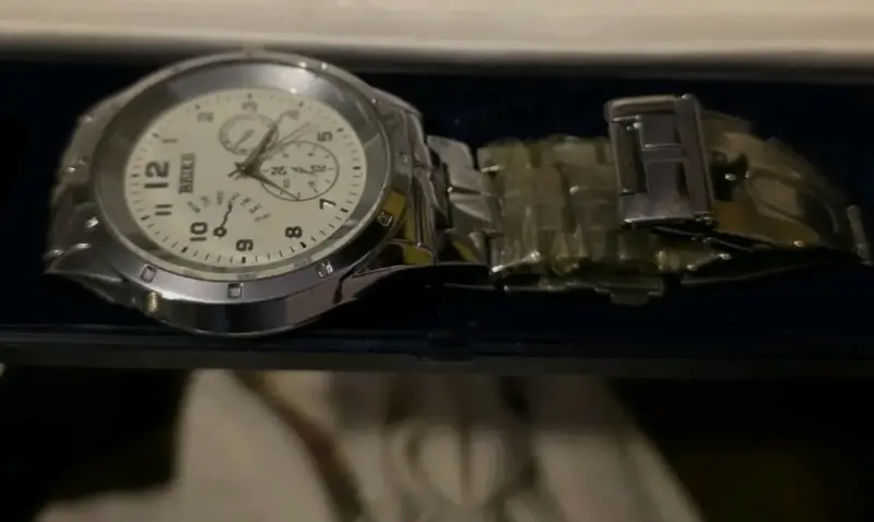 Reloj de pulsera metálico Burei con cronógrafo