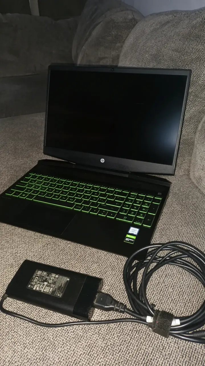 Laptop HP Gaming con Intel Core i5 y 16GB RAM - 1