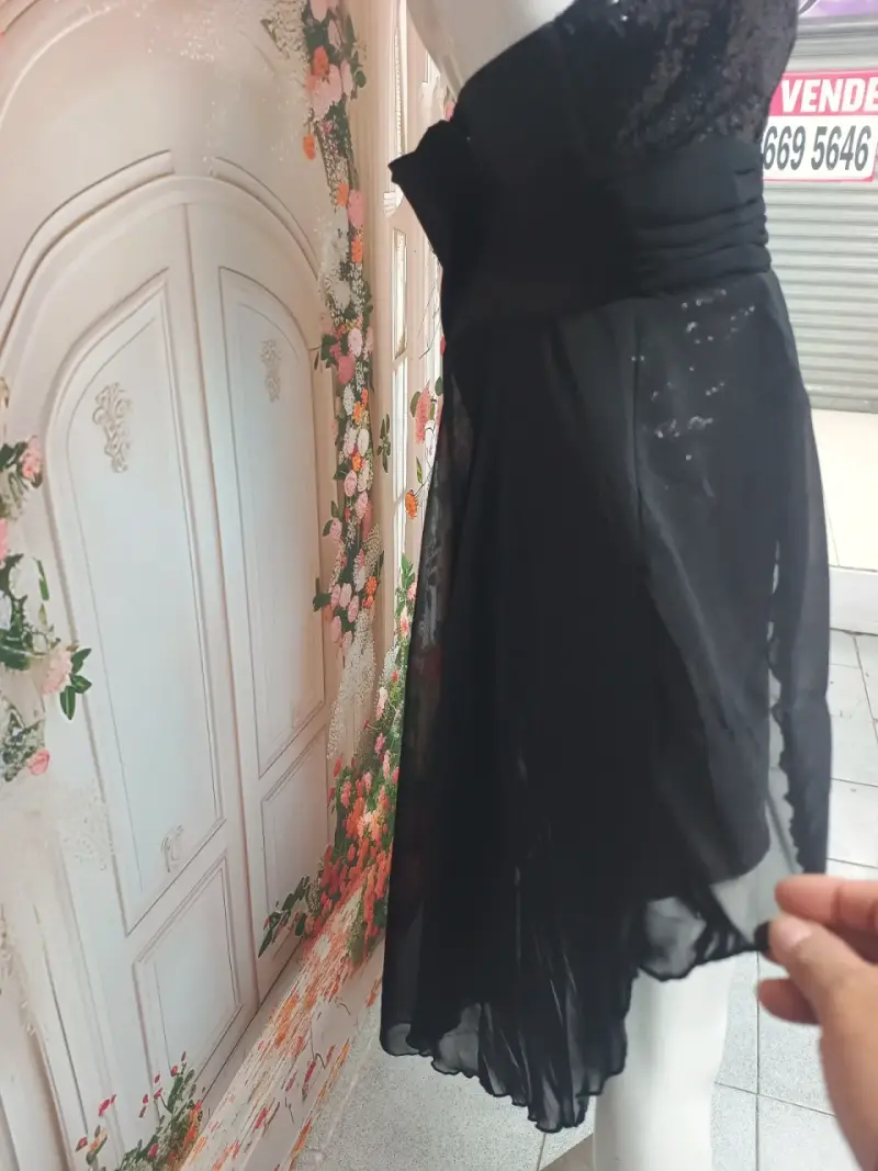 Vestido de fiesta negro con lentejuelas - 1