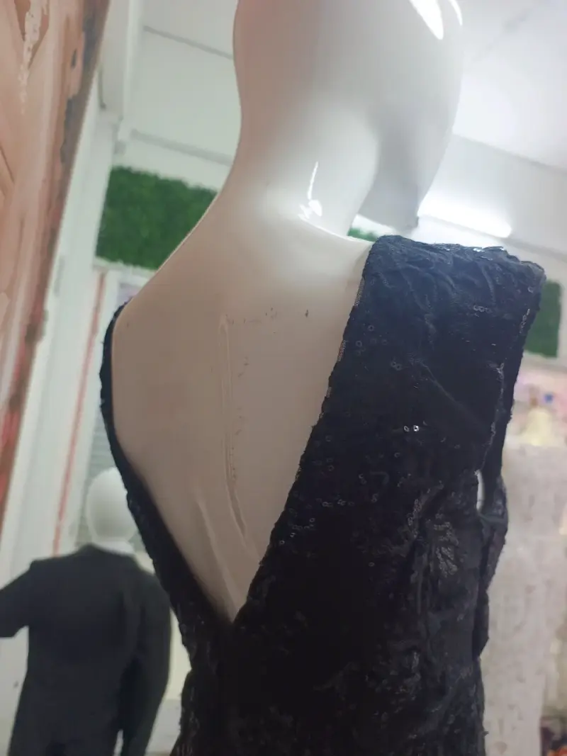 Vestido de fiesta negro con encaje y lentejuelas - 4