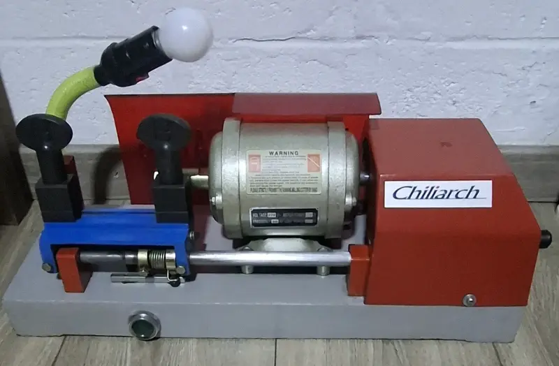Máquina Copiadora de Llaves Chilarch con Kit de 251 Llaves - 2