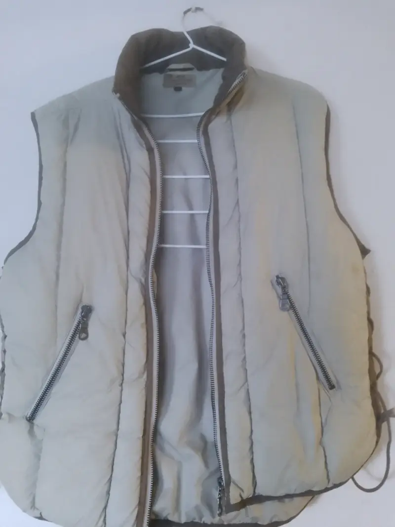 Chaleco sin mangas acolchado beige - 1