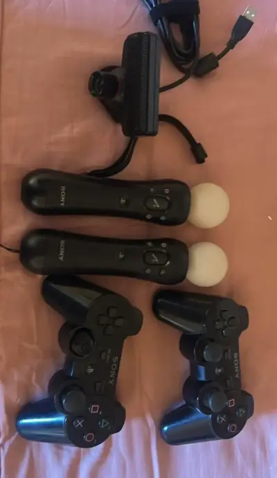 Consola PlayStation 3 con controles y accesorios - miniatura 2