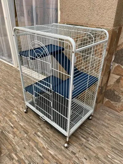 Jaula para mascotas con ruedas y niveles - miniatura 1