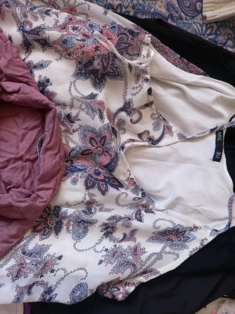Lote de camisas y blusas variadas Rue21 - 3