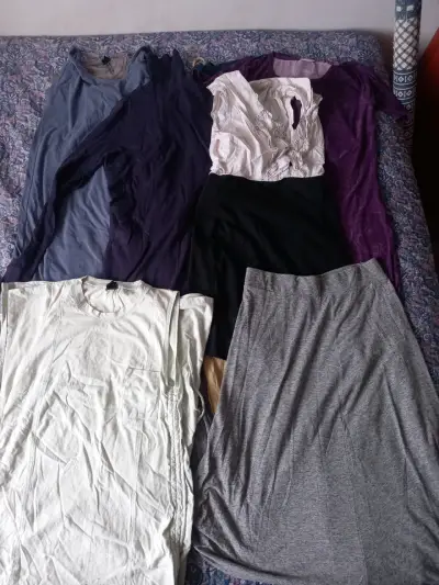 Lote de Enteritos y vestidos - miniatura 1