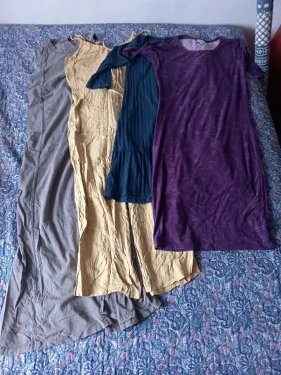Lote de Enteritos y vestidos - miniatura 2