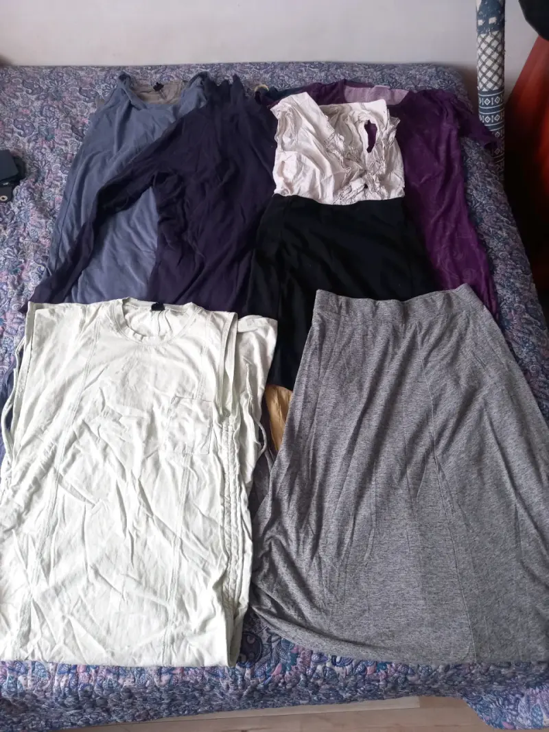 Lote de Enteritos y vestidos - 3