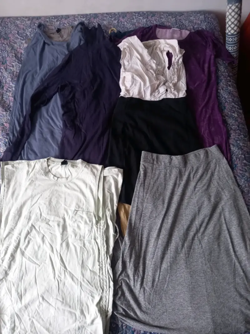 Lote de Enteritos y vestidos - 4