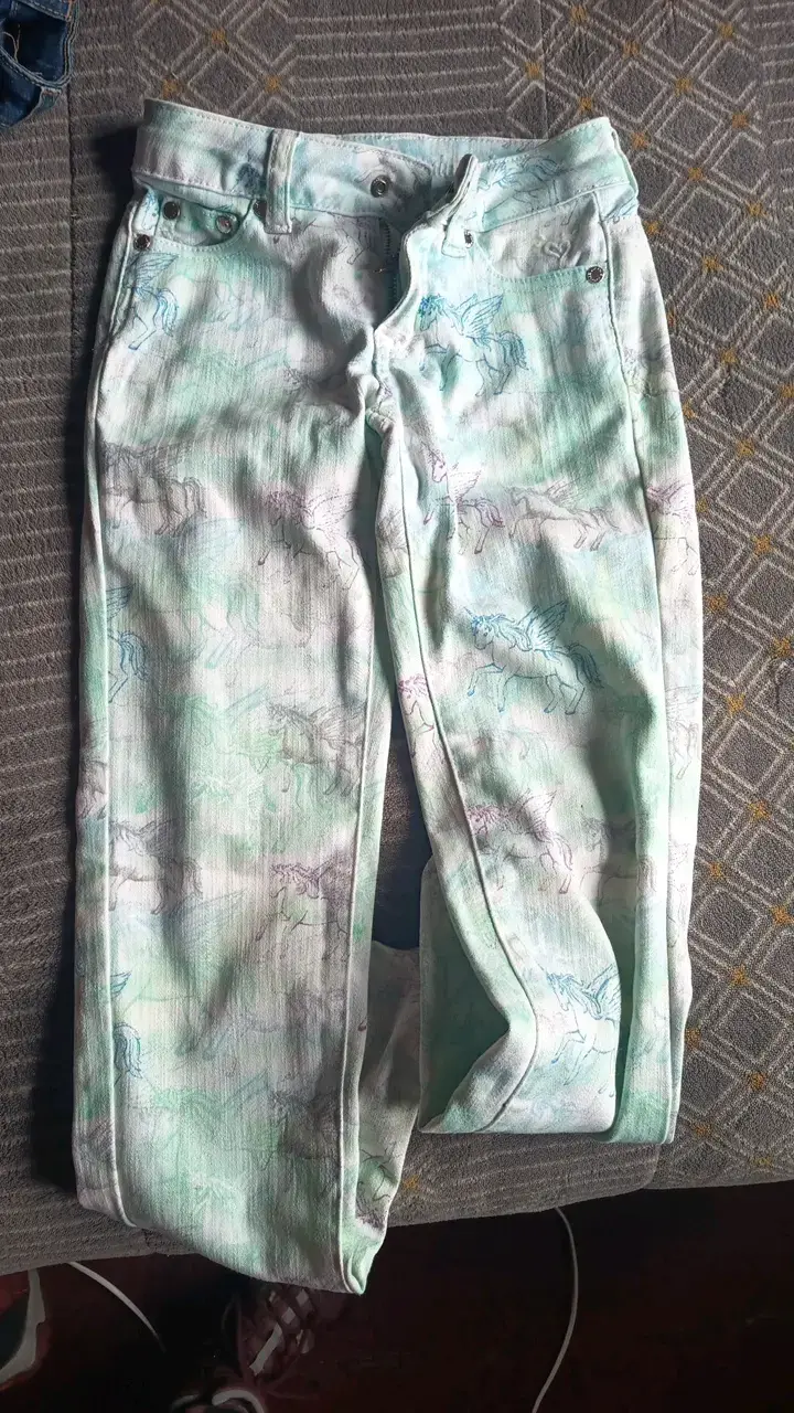Pantalones de mezclilla con estampado