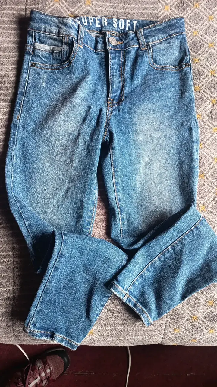 Jeans azules Super Soft para niña