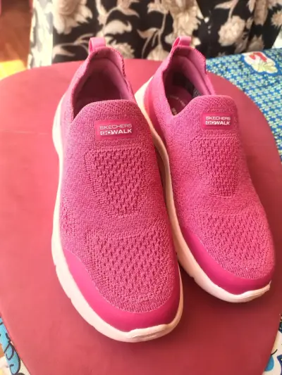 Zapatillas Skechers Go Walk rosadas para mujer - miniatura 1