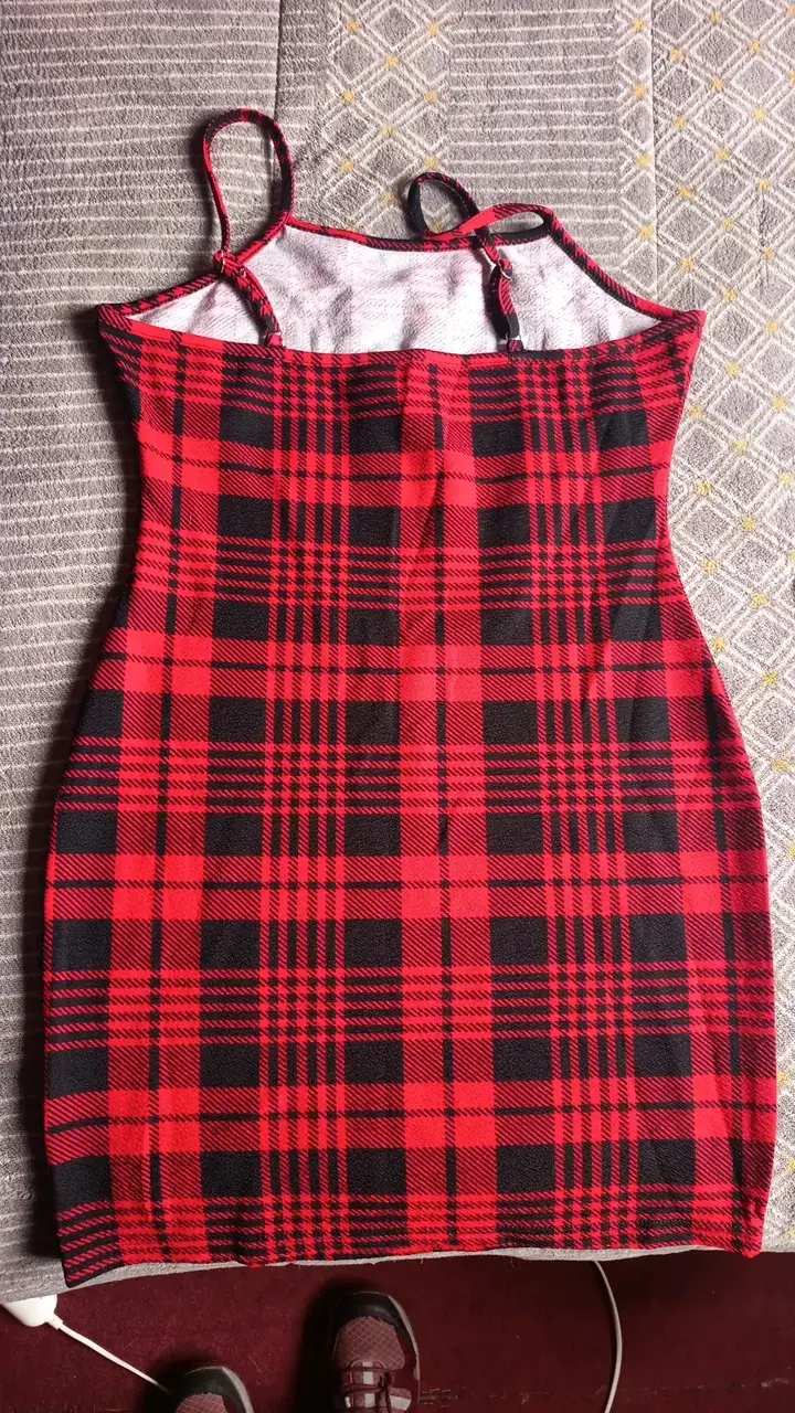Vestido escocés rojo y negro ajustado - 2