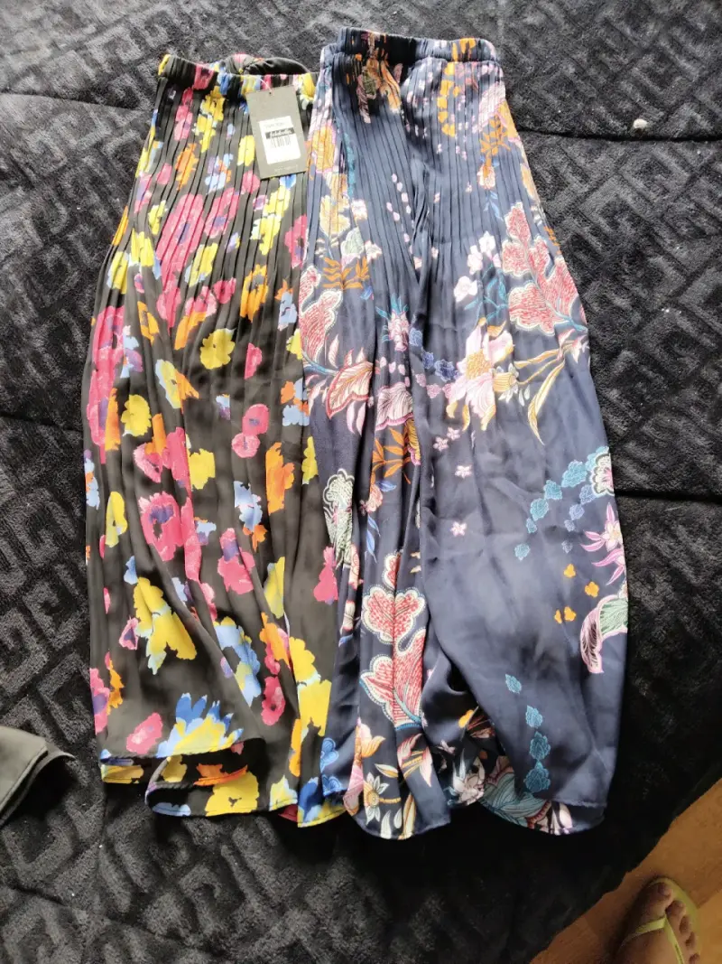 Lote de pantalones y faldas para mujer en varios colores - 4