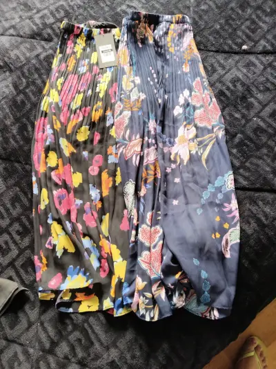 Lote de pantalones y faldas para mujer en varios colores - miniatura 4