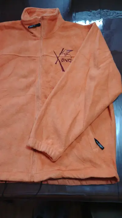 Polar grueso de color naranja con cierre completo - miniatura 1