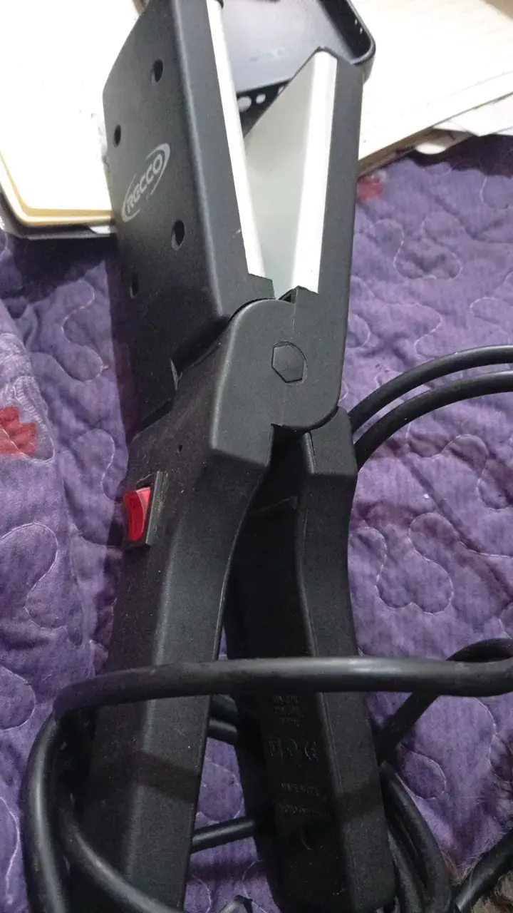 Plancha de cabello Recco profesional negra