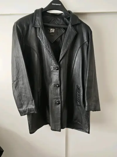 Abrigo de cuero negro para mujer talla XXL - miniatura 1
