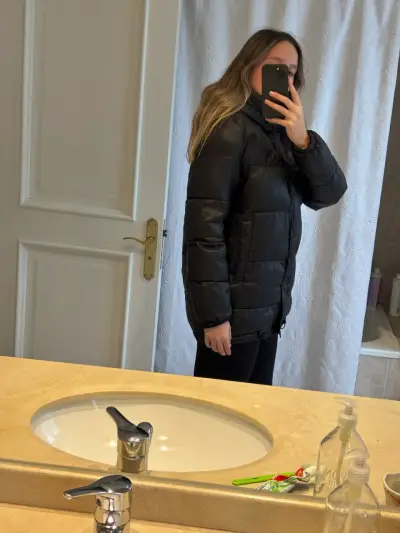Parka negra para mujer con gorro - miniatura 4