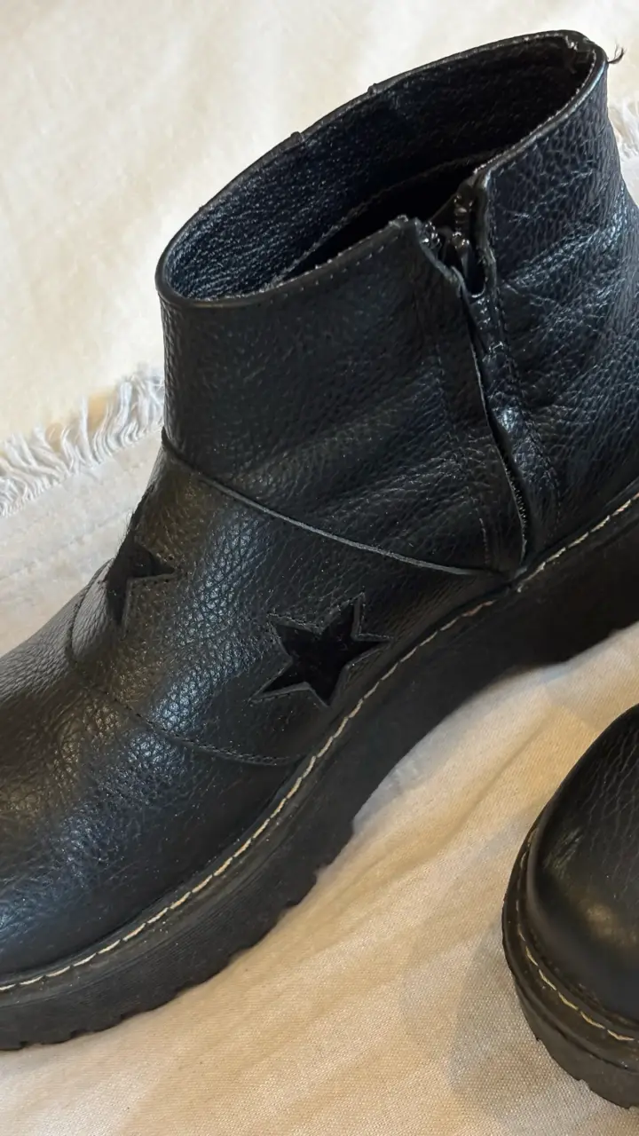 Botines negros cuero con estrellas para mujer - 2