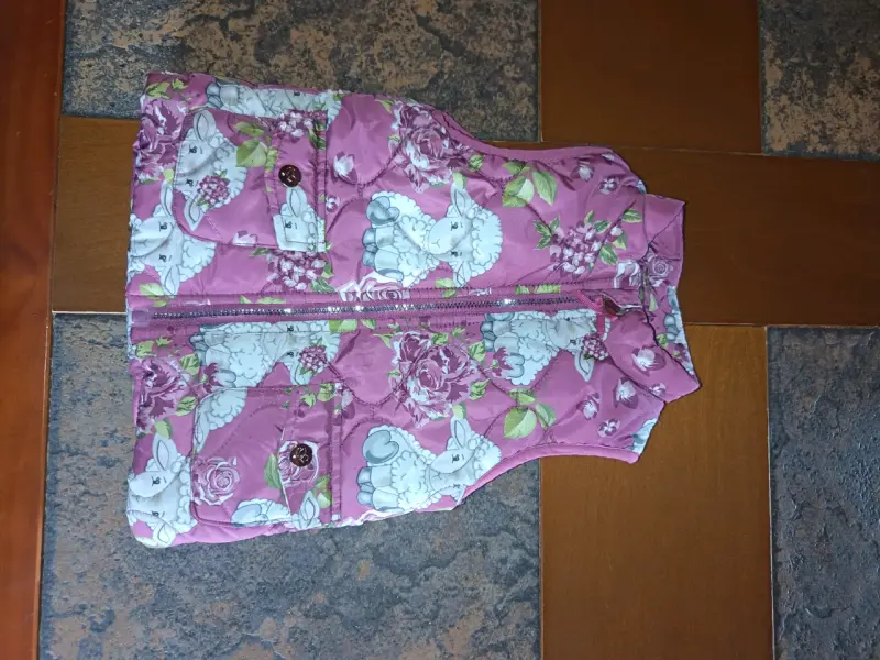 Chaleco infantil acolchado con diseño de ovejas