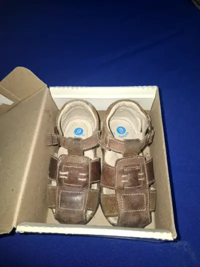 Sandalias de cuero para bebé Colloky marrón - miniatura 1