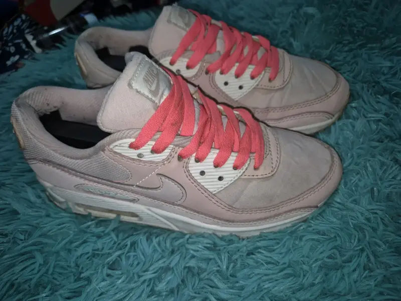 Zapatillas Nike Air Max rosas con cordones fucsia - 2
