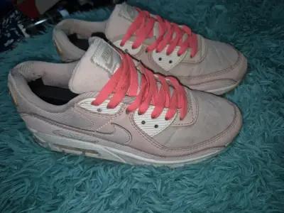 Zapatillas Nike Air Max rosas con cordones fucsia - miniatura 2