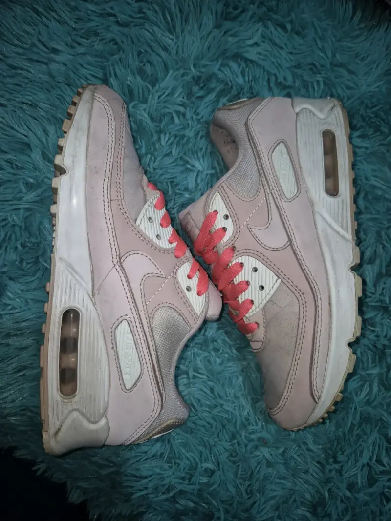 Zapatillas Nike Air Max rosas con cordones fucsia - 3