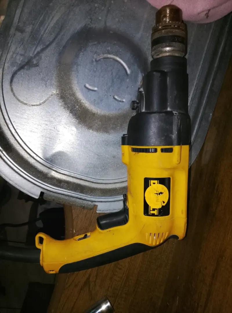 Taladro percutor DeWalt amarillo usado - 2