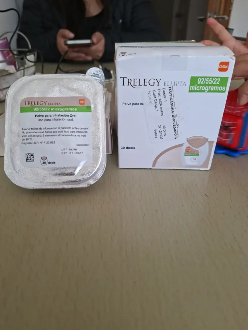 Inhalador Trelegy Ellipta 92/55/22 mcg 30 dosis - 1