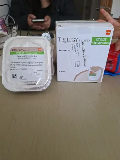 Inhalador Trelegy Ellipta 92/55/22 mcg 30 dosis - miniatura 1