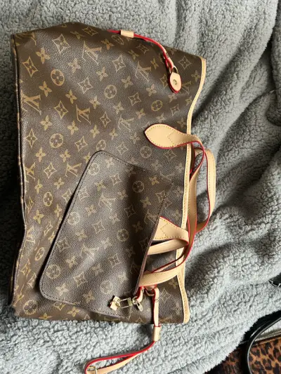 Bolso tote de cuero marrón con monograma lv - miniatura 1