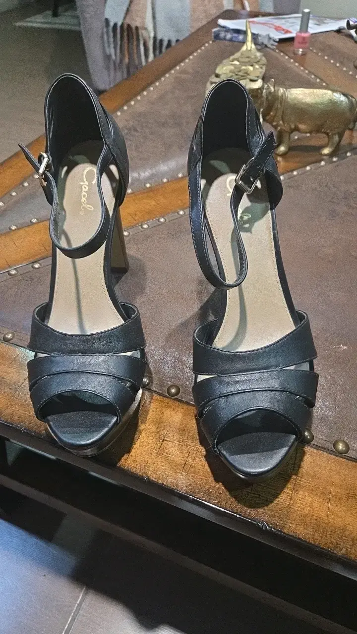 Tacones de cuero negro con plataforma - 3