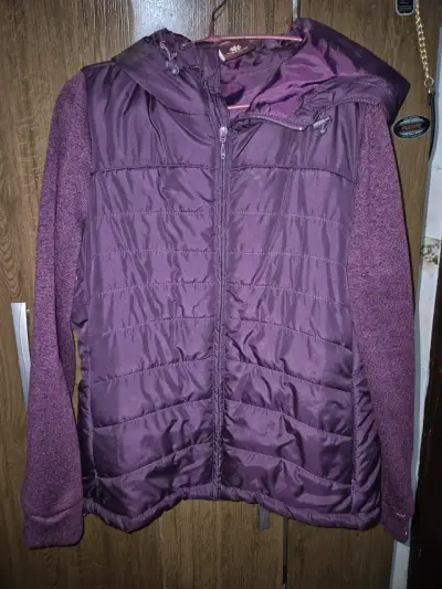 Chaqueta Morada con Capucha para Mujer - miniatura 1