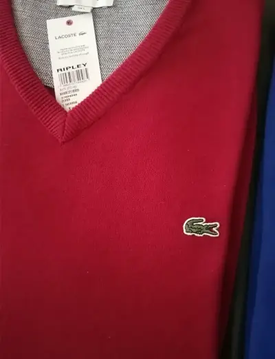 Suéter Lacoste burdeo, cuello V, nuevo, original - miniatura 1