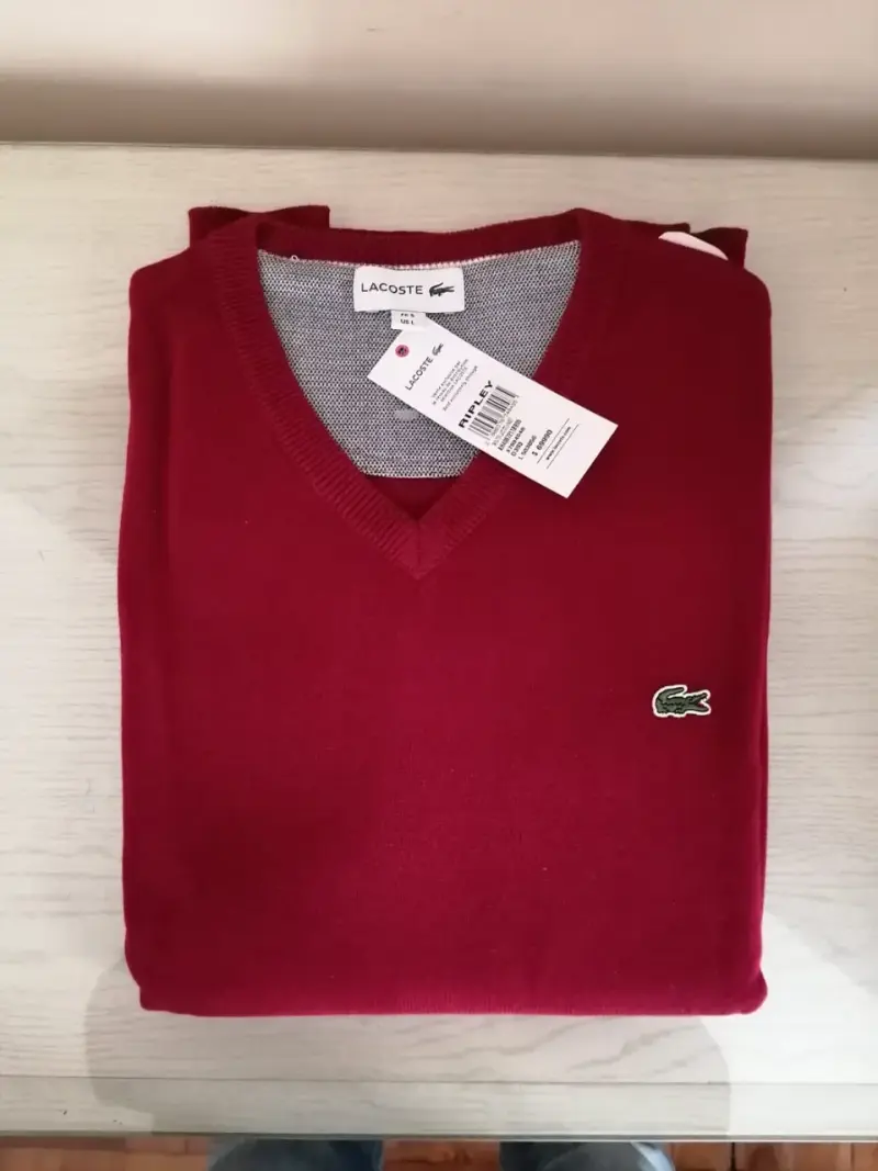 Suéter Lacoste burdeo, cuello V, nuevo, original - 4