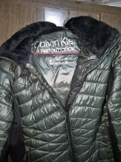 Chaqueta Calvin Klein Performance verde acolchada - miniatura 1