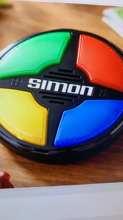 Juego electrónico Simon clásico de colores - miniatura 4