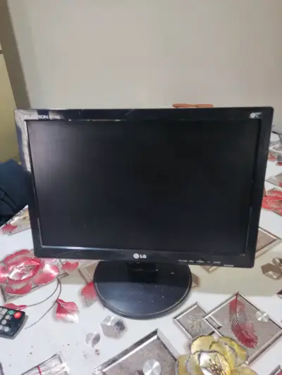 Monitor LG Flatron W1742S de 17 pulgadas - miniatura 1