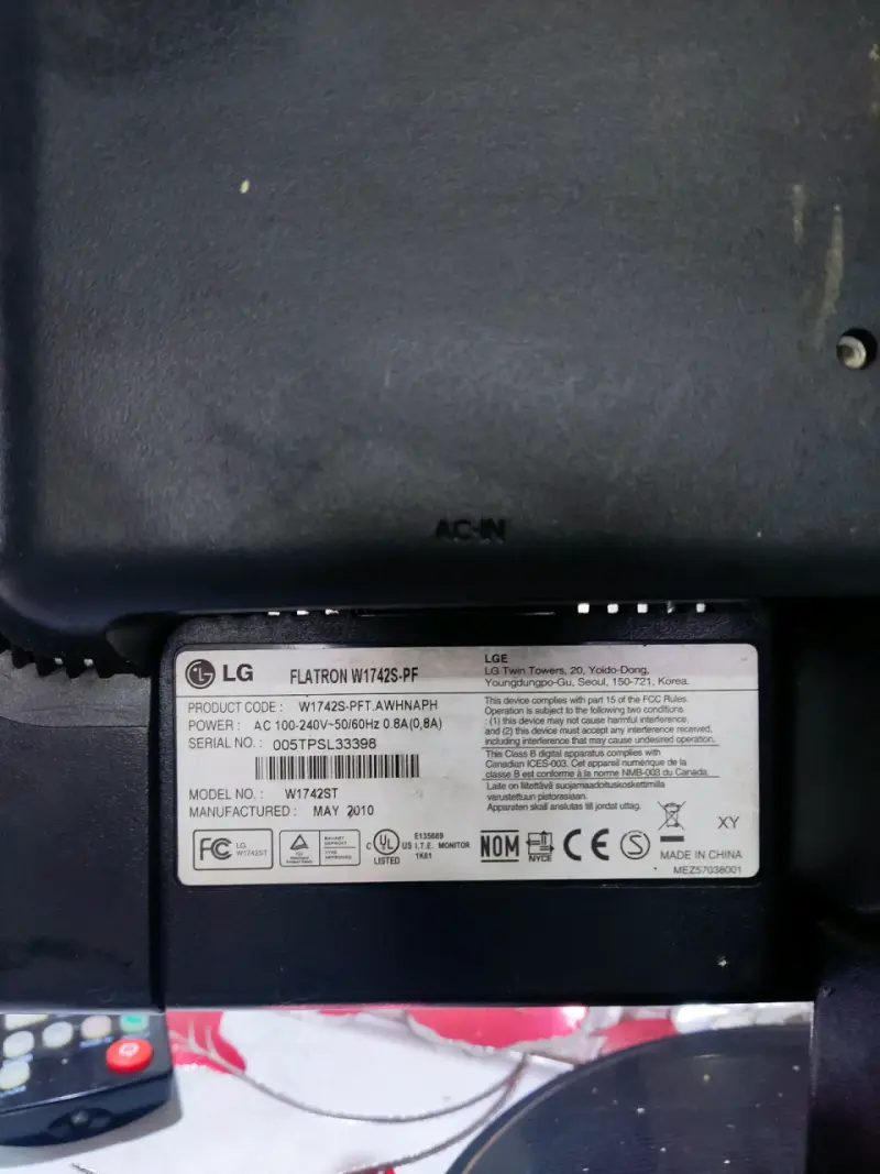 Monitor LG Flatron W1742S de 17 pulgadas - 4