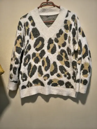 Suéter de mujer con estampado animal print - miniatura 1