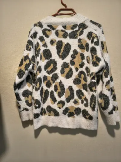 Suéter de mujer con estampado animal print - miniatura 2