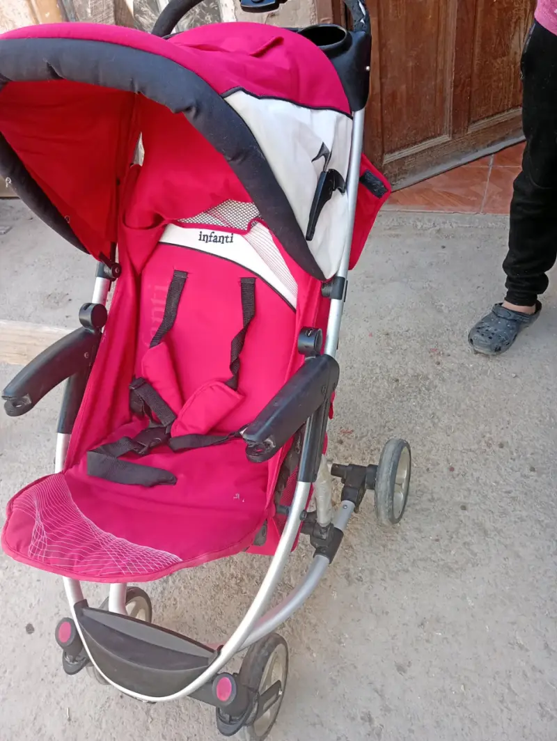 Coche de bebé Infanti rojo con toldo ajustable - 2