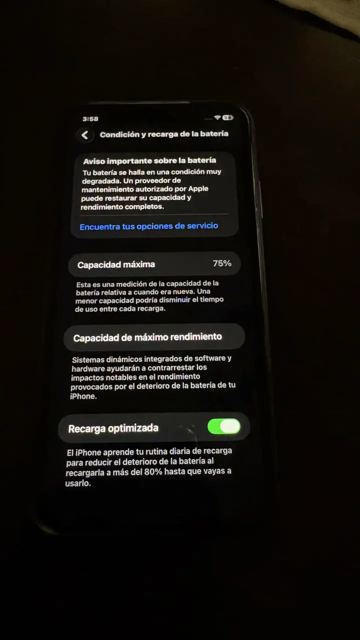 iPhone 11 en buen estado con caja original. - 4