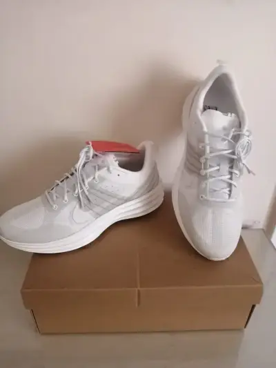 Zapatillas deportivas blancas Nike para hombre - miniatura 2