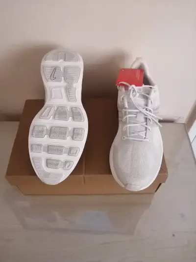 Zapatillas deportivas blancas Nike para hombre - miniatura 3