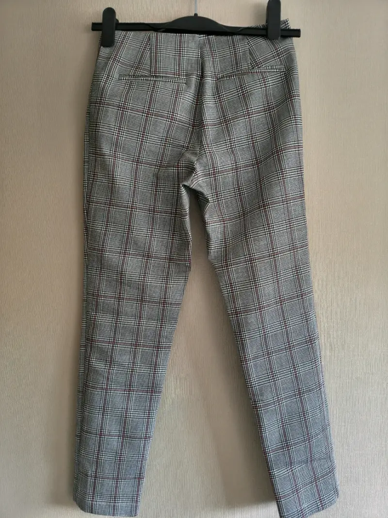 Pantalones a cuadros grises con cierre - 3