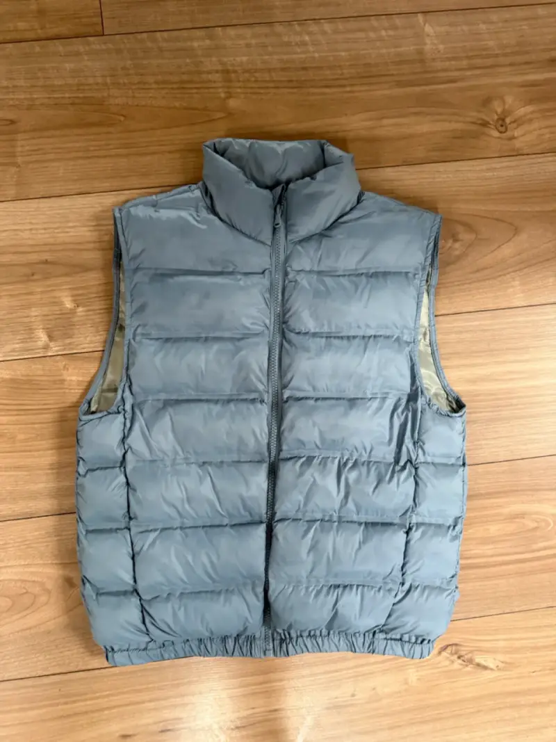 Parka sin manga para niño/a. Marca Zara talla 11 - 1